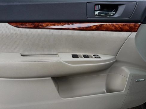 Used 2012 Subaru Outback 2.5i Limited w/ Moonroof Pkg AWD/4WD image 43