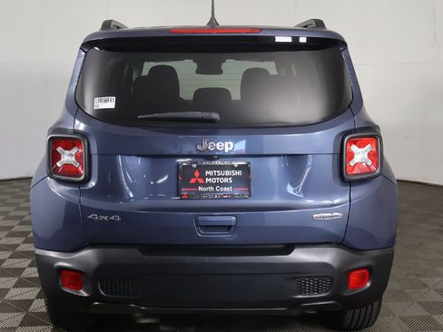 Used 2020 Jeep Renegade Latitude AWD/4WD image 9