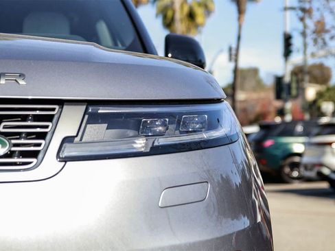 Certified 2025 Land Rover Range Rover Sport SE image 10