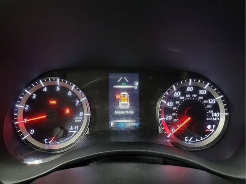 Certified 2021 Toyota Highlander L image 10