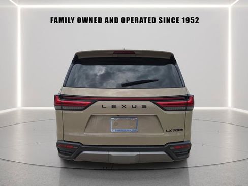 Used 2025 Lexus LX 700h Overtrail w/ Accessory Package (Z1) AWD/4WD image 4
