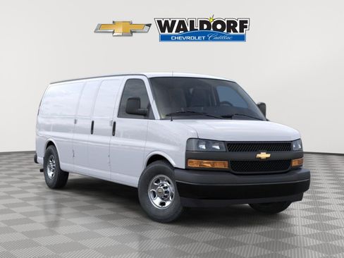 New 2026 Chevrolet Express 2500 Extended RWD image 8