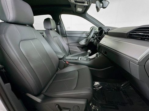 Used 2025 Audi Q3 2.0T Premium w/ Convenience Package AWD/4WD image 8