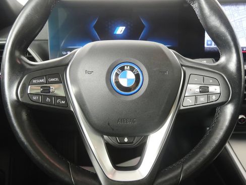 Used 2023 BMW i4 eDrive40 w/ Premium Package RWD image 17