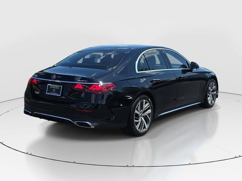 Used 2024 Mercedes-Benz E 350 4MATIC Sedan image 5
