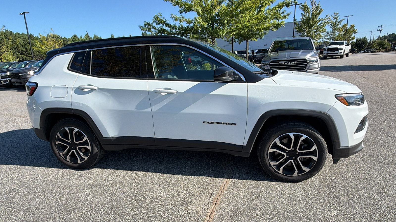 Used 2024 Jeep Compass Limited AWD/4WD image 7