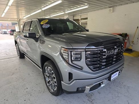 Used 2023 GMC Sierra 1500 Denali Ultimate AWD/4WD image 7