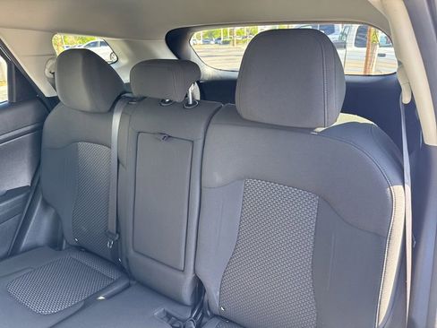 Used 2023 Kia Sportage LX FWD image 17
