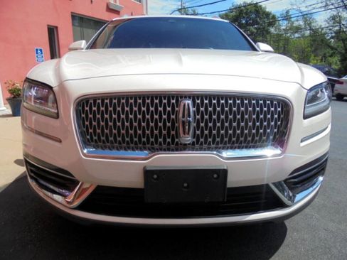 Used 2019 Lincoln Nautilus Select AWD/4WD image 6
