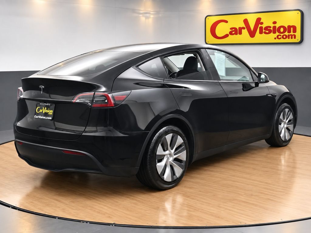 Used 2023 Tesla Model Y 2WD image 4