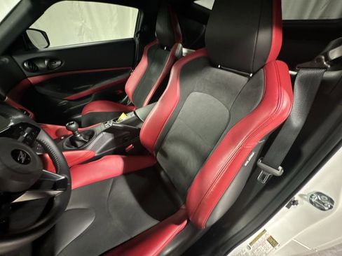 Used 2024 Nissan Z Performance w/ Floor Mat Package image 19