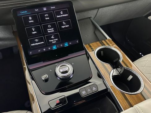 Used 2025 Cadillac Escalade Sport Platinum AWD/4WD image 24