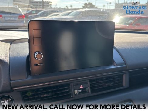 Used 2025 Honda Pilot TrailSport image 9