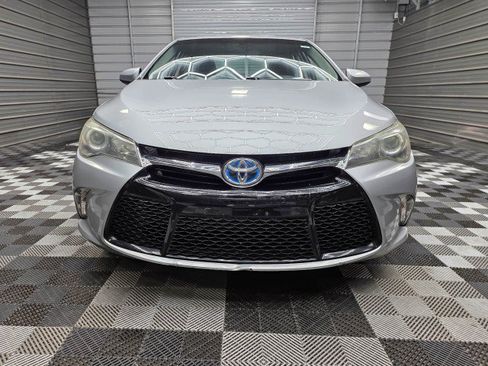 Used 2015 Toyota Camry SE w/ Moonroof Package FWD image 3