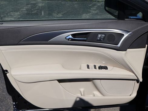 Used 2020 Lincoln MKZ w/ Convenience Package FWD image 17