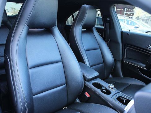 Used 2018 Mercedes-Benz CLA 250 image 19