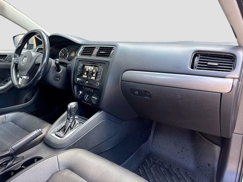 Used 2013 Volkswagen Jetta SEL FWD image 25