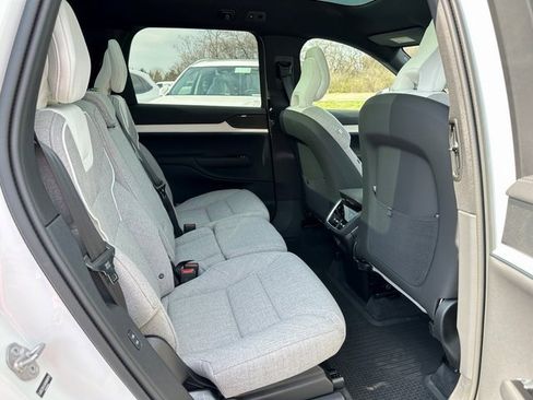 New 2025 Volvo EX90 Ultra image 13