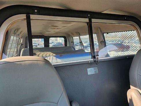 Used 2003 Ford E-350 and Econoline 350 XL image 24