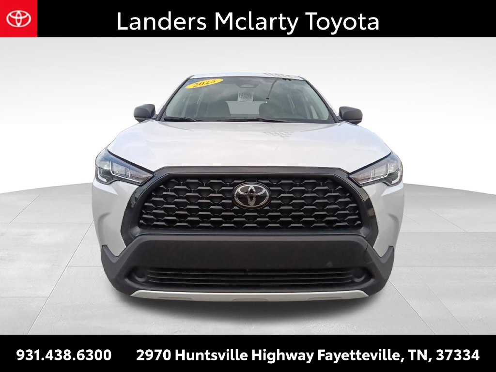 Used 2025 Toyota Corolla Cross L FWD image 8