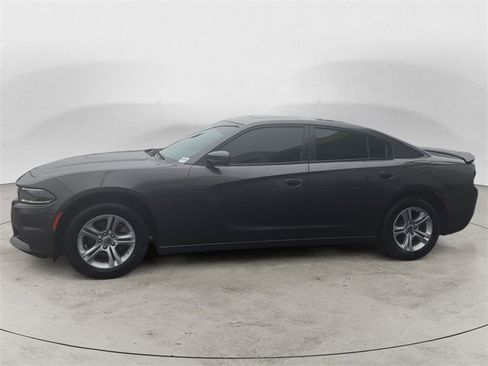 Used 2022 Dodge Charger SXT w/ Driver Convenience Group image 2