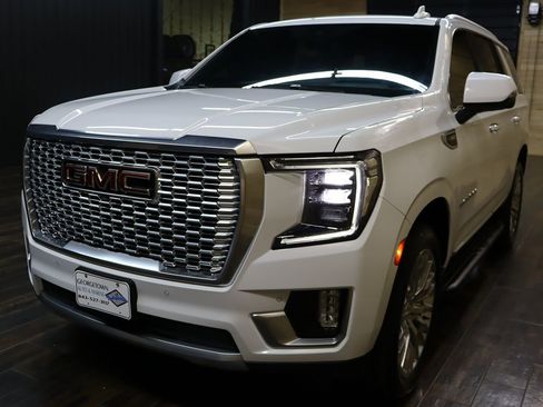 Used 2023 GMC Yukon Denali AWD/4WD image 6