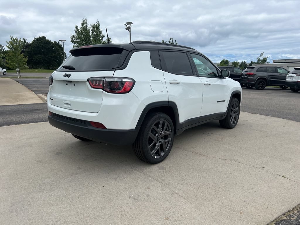 New 2025 Jeep Compass Limited w/ Sun & Sound Group AWD/4WD image 9