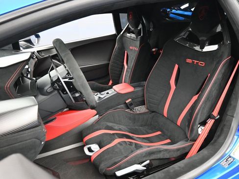 Used 2024 Lamborghini Huracan STO image 5