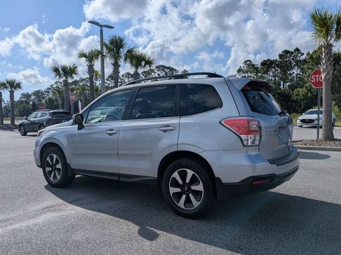 Used 2018 Subaru Forester 2.5i Limited AWD/4WD image 5