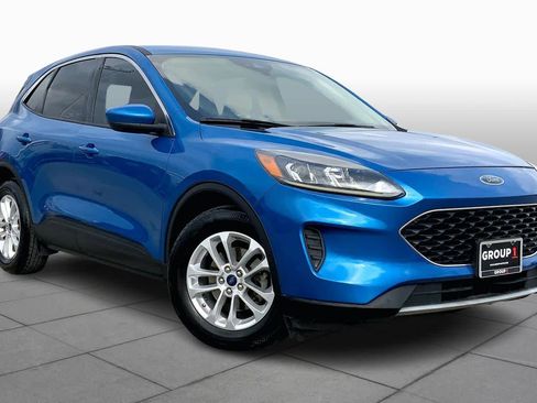 Used 2020 Ford Escape SE image 2