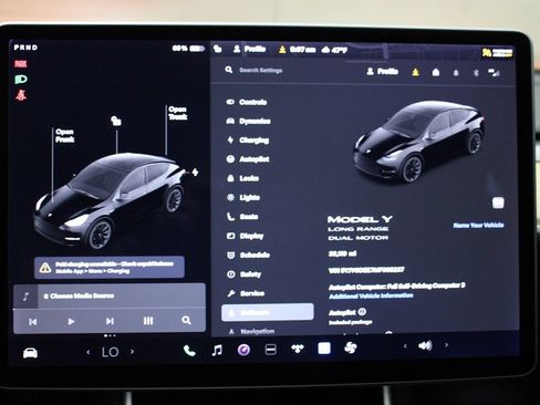 Used 2021 Tesla Model Y Long Range image 24