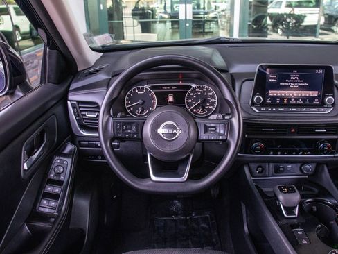 Used 2024 Nissan Rogue SV image 12