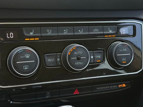 Certified 2023 Volkswagen Atlas SE FWD image 12