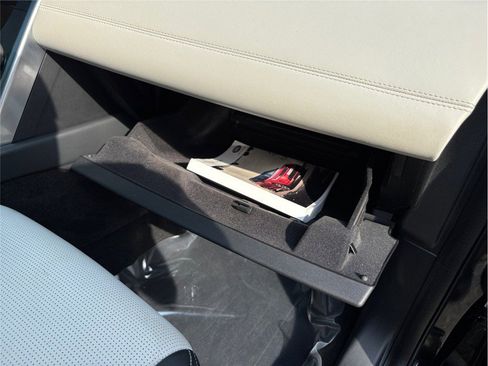 Used 2022 Land Rover Discovery Sport SE R-Dynamic image 46