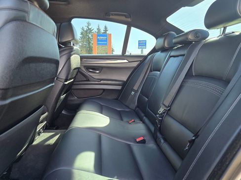 Used 2015 BMW 550i Sedan image 16