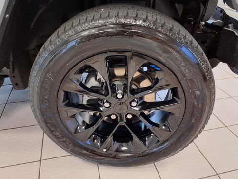 Used 2023 Jeep Wrangler Unlimited Sahara AWD/4WD image 8