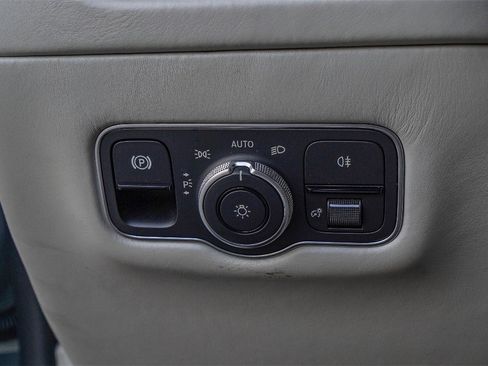 New 2026 Aston Martin DB12 Convertible image 31