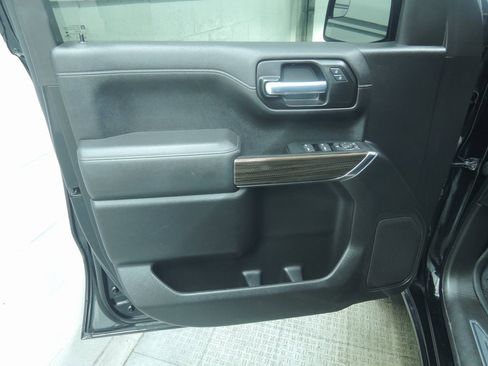 Used 2021 Chevrolet Silverado 1500 RST image 25