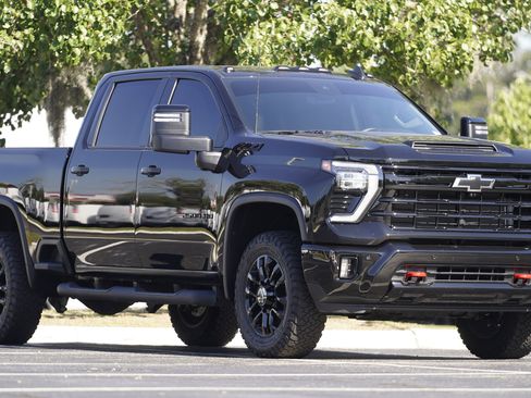 Used 2025 Chevrolet Silverado 2500 LT w/ Trail Boss Package AWD/4WD image 39