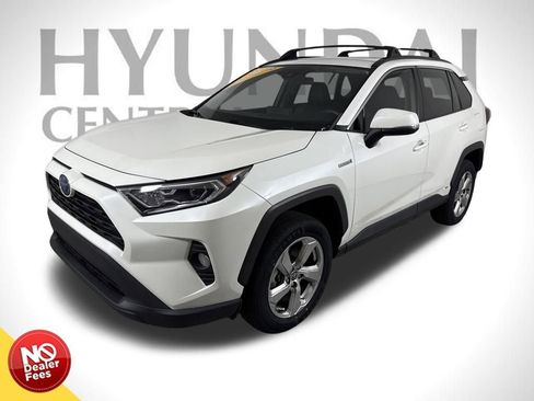 Used 2021 Toyota RAV4 XLE Premium image 7