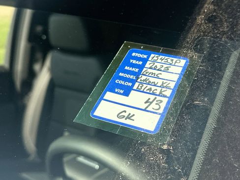 Used 2025 GMC Yukon XL Denali w/ Sun & Power Step Package image 27