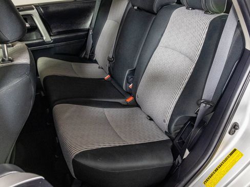 Used 2016 Toyota 4Runner SR5 AWD/4WD image 36