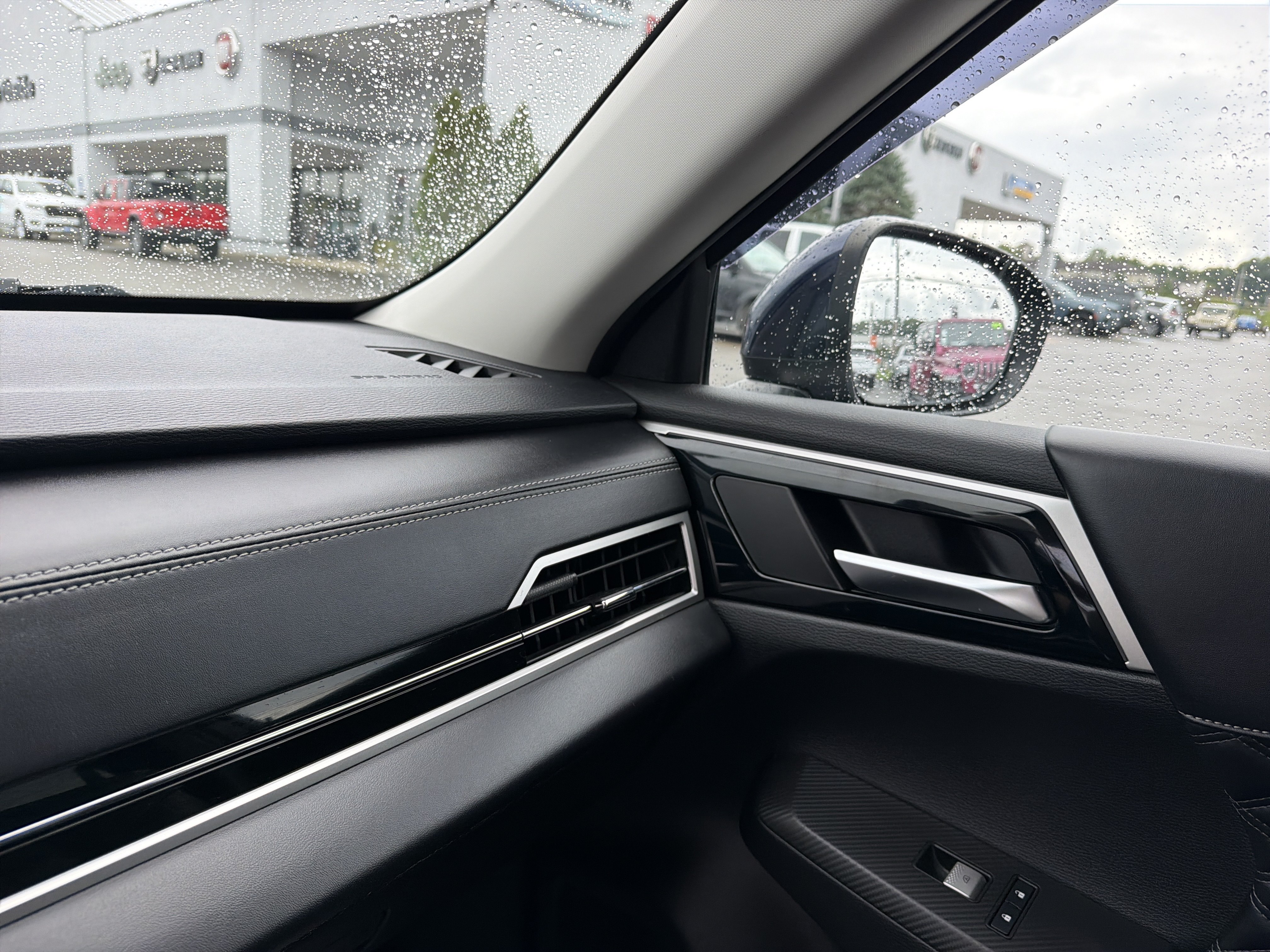 Used 2022 Mitsubishi Outlander SEL AWD/4WD image 25