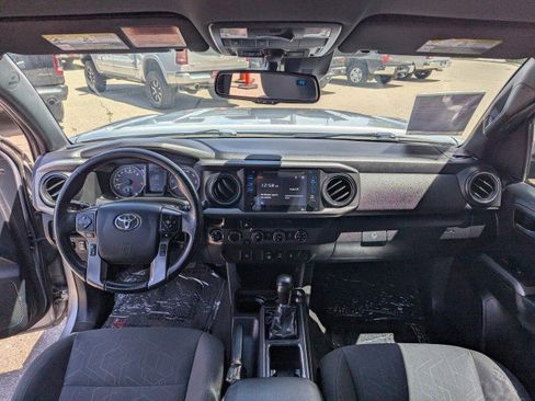 Used 2018 Toyota Tacoma TRD Off-Road AWD/4WD image 22