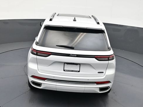 Used 2023 Jeep Grand Cherokee Overland w/ Luxury Tech Group IV image 16