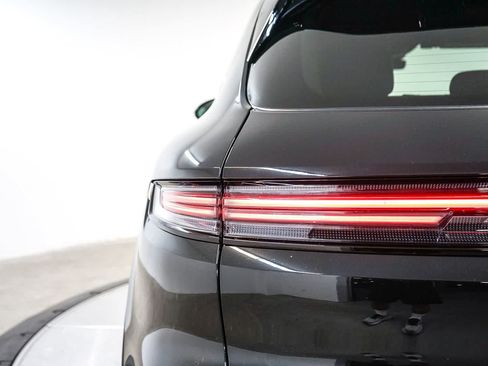 New 2026 Porsche Cayenne GTS AWD/4WD image 11