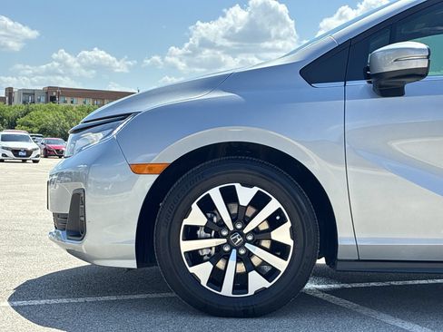 Certified 2026 Honda Odyssey EX-L image 14