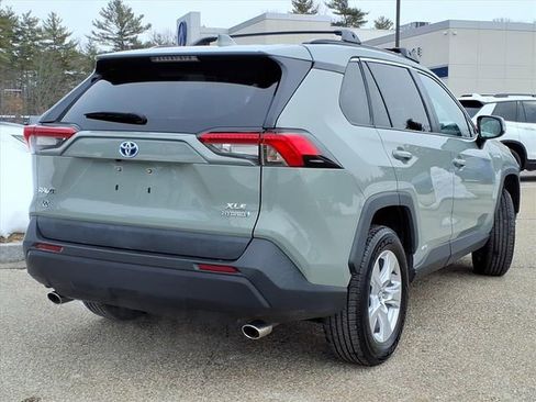 Used 2020 Toyota RAV4 XLE w/ Convenience Package image 3