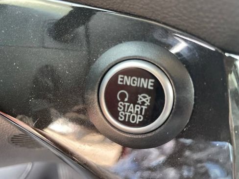Used 2018 Ford Escape Titanium FWD image 31