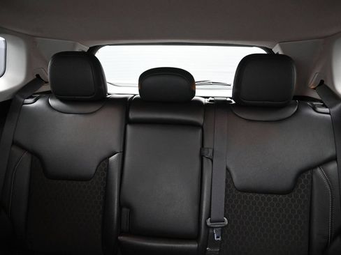 Used 2021 Jeep Compass Latitude FWD image 15